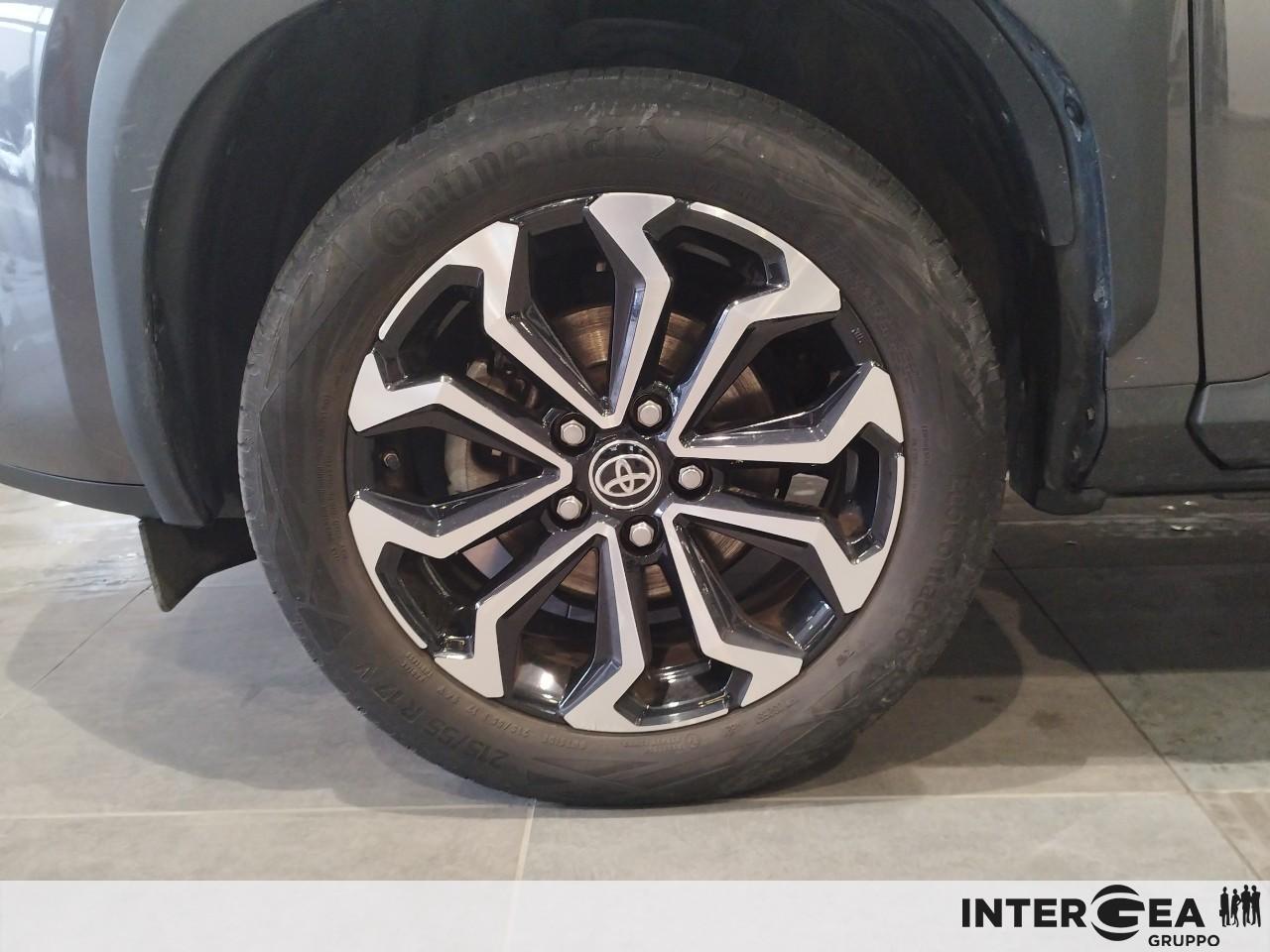 TOYOTA Yaris Cross 1.5h Orange Edition fwd 116cv e-cv