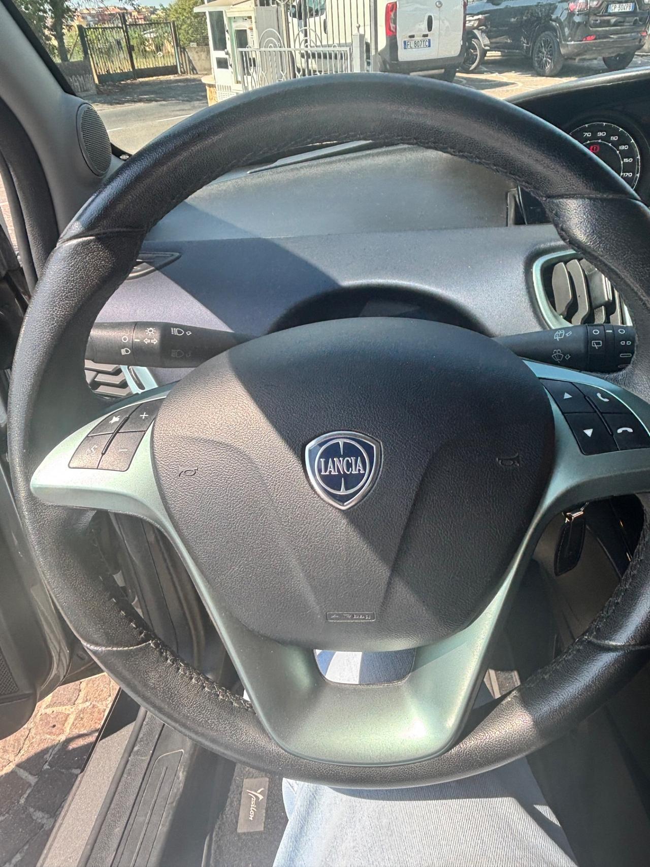 Lancia Ypsilon 1.0 FireFly 5 porte S&S Hybrid Gold Plus