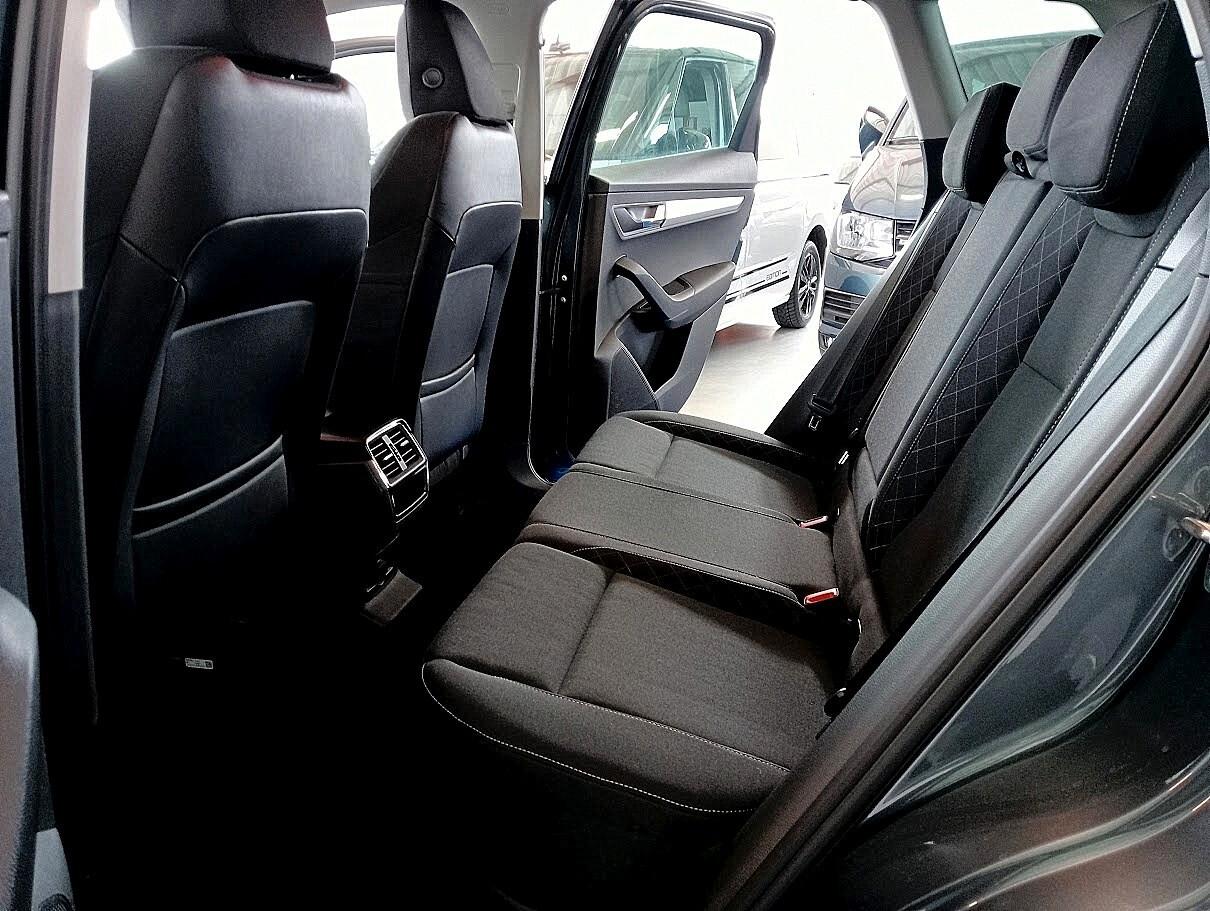 Skoda Karoq 1.6 TDI AMBITION CARPLAY CAMERA 17" PRONTA CONS