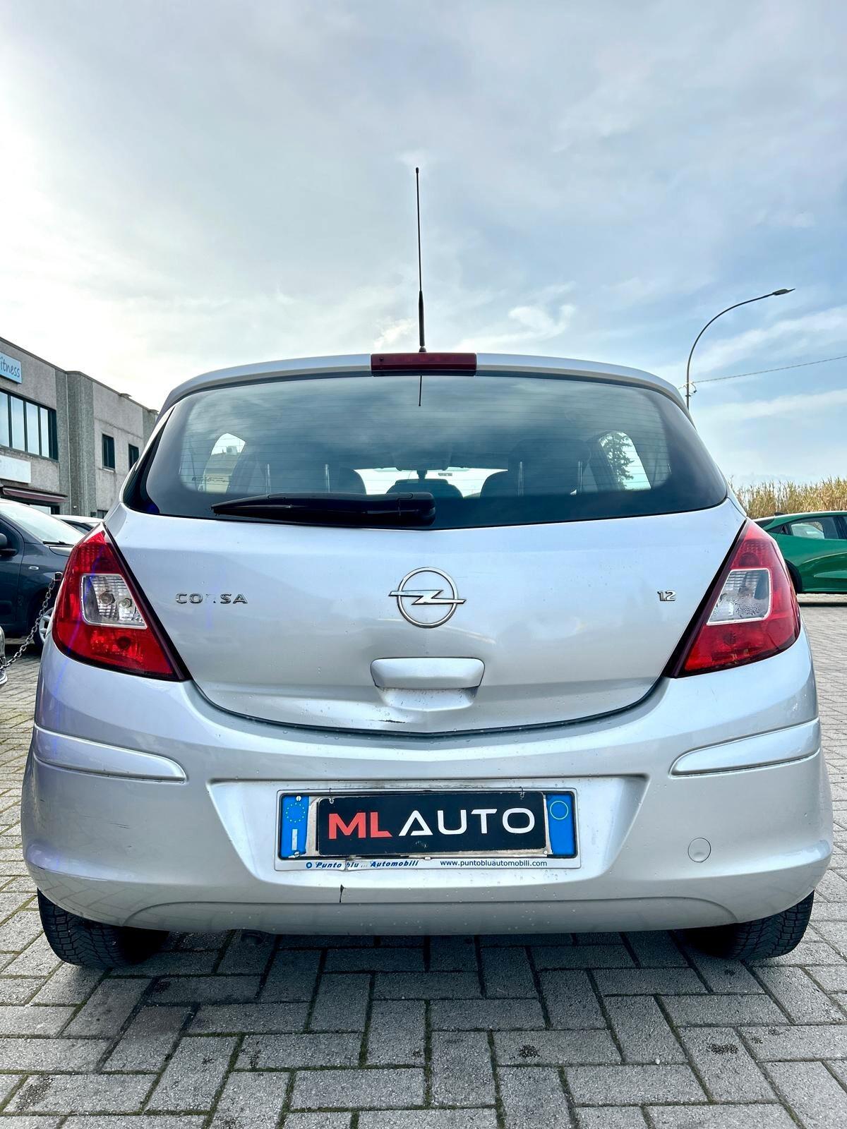 Opel Corsa 1.2 5P COSMO