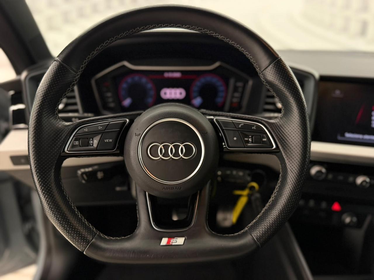 Audi A1 3XS LINE-S TRONIC-110CV-NEOPATENTATI-AUTOMATICA-KM CERTIFICATI-12MESI GARANZIA-PERMUTE