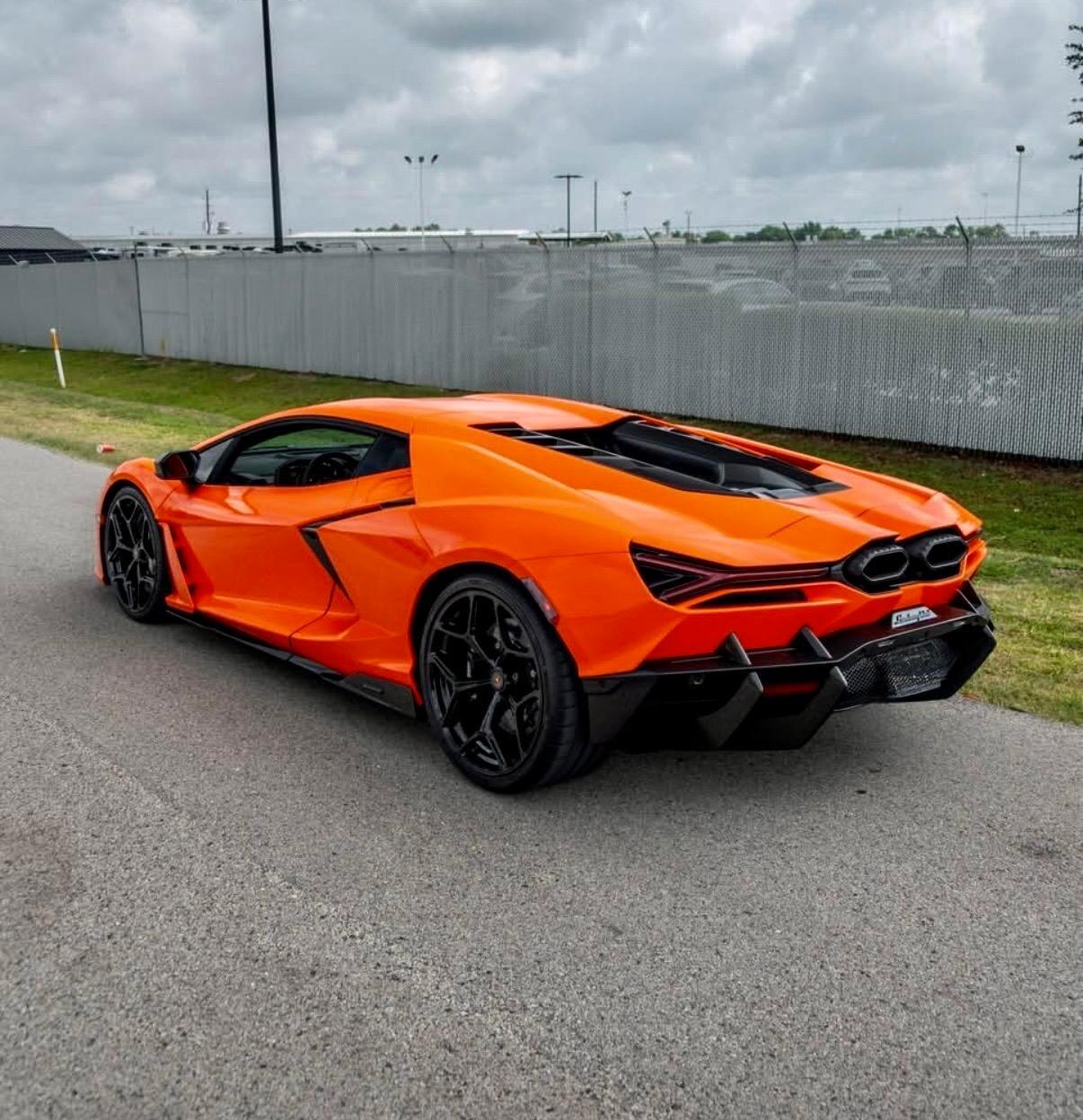 Lamborghini Revuelto 6.5 V12