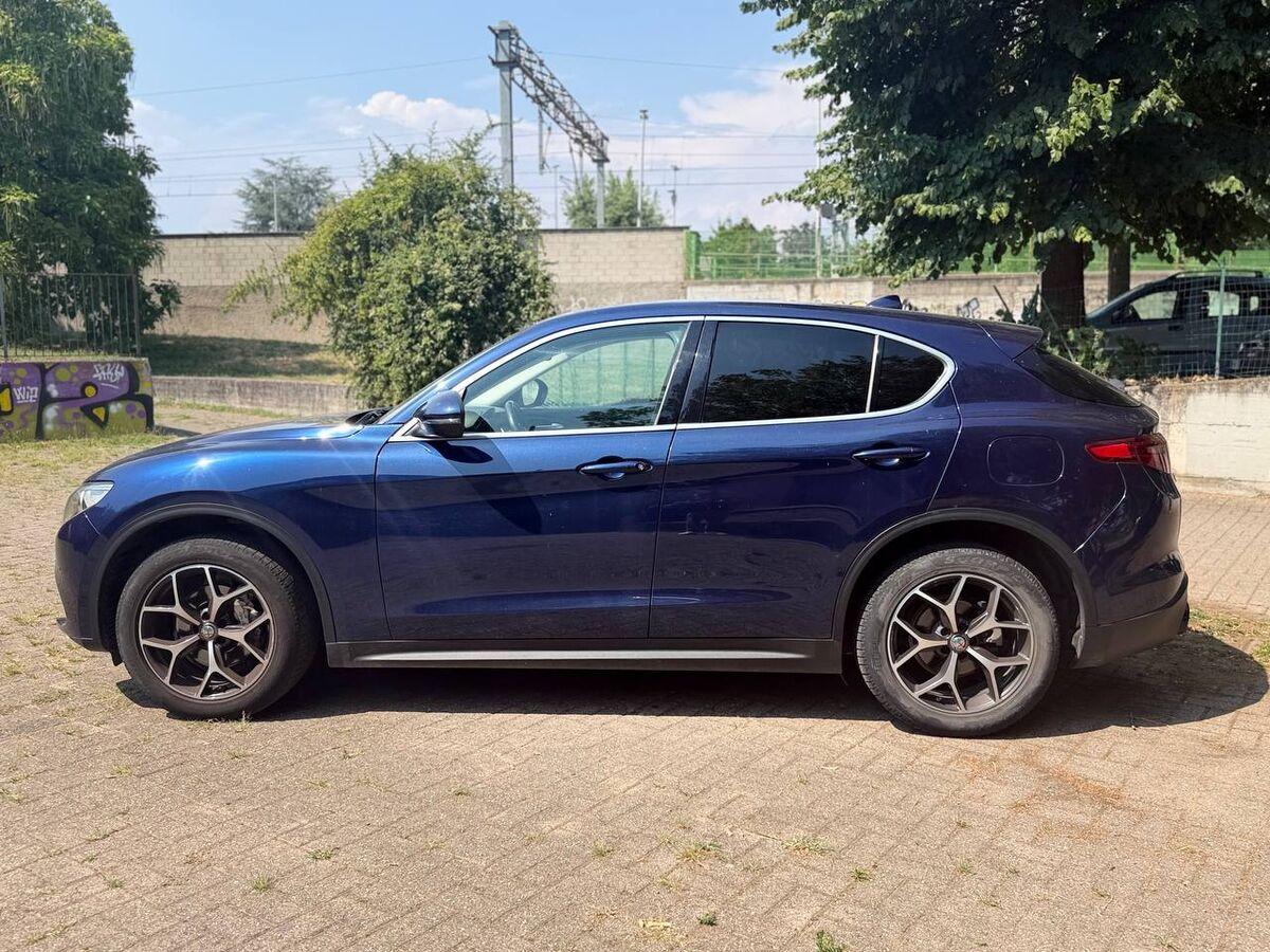 Alfa Romeo Stelvio 2.2 t Business Q4 210cv auto