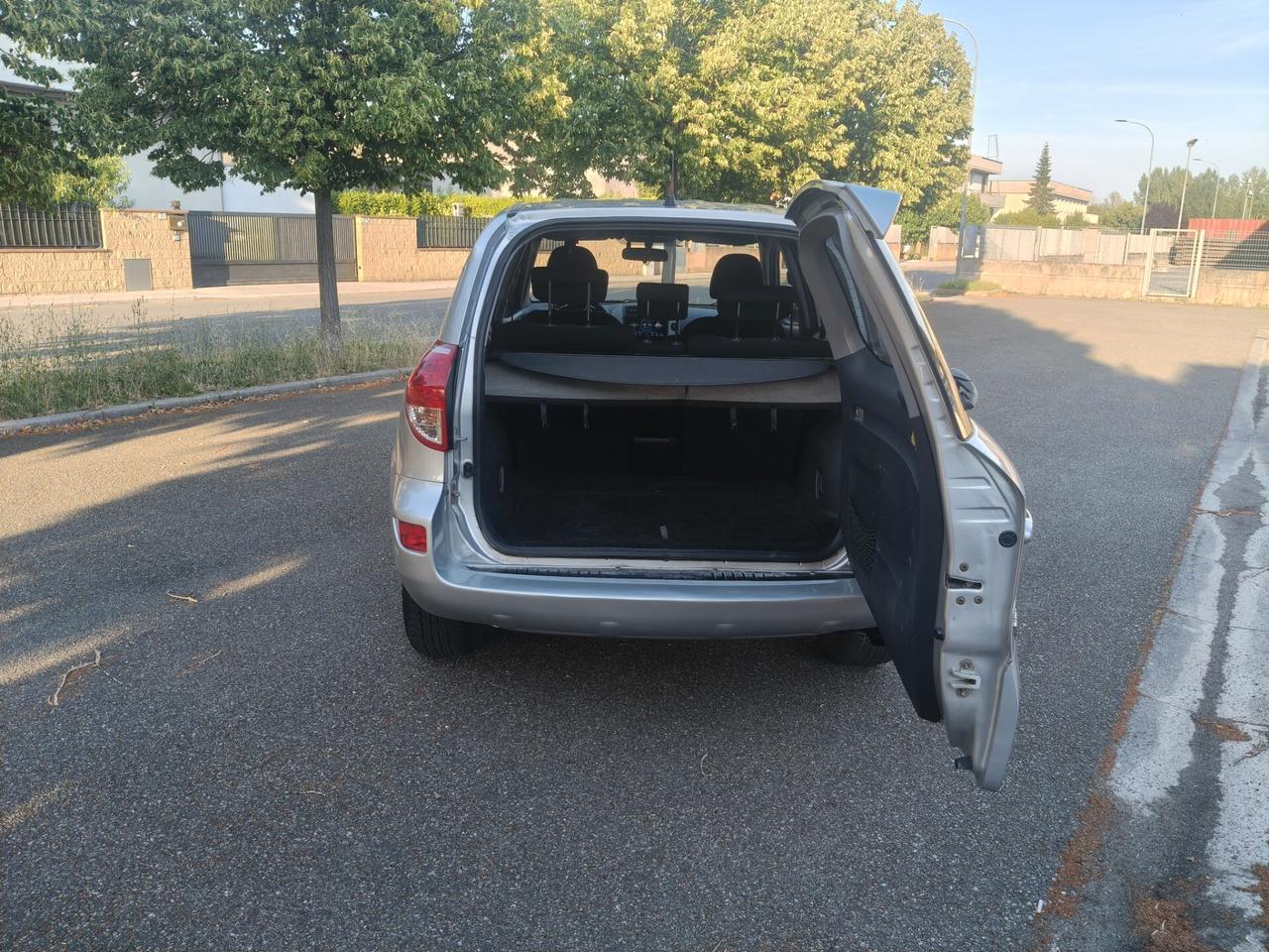 Toyota RAV 4 RAV4 2.2 D-4D 4x4