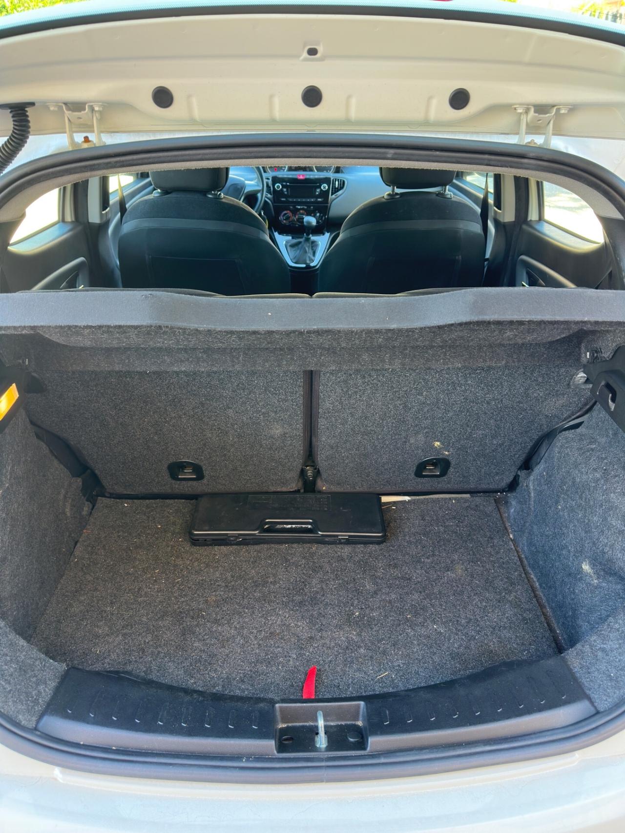 Lancia Ypsilon 0.9 TwinAir 85 CV 5 porte S&S DFN Platinum