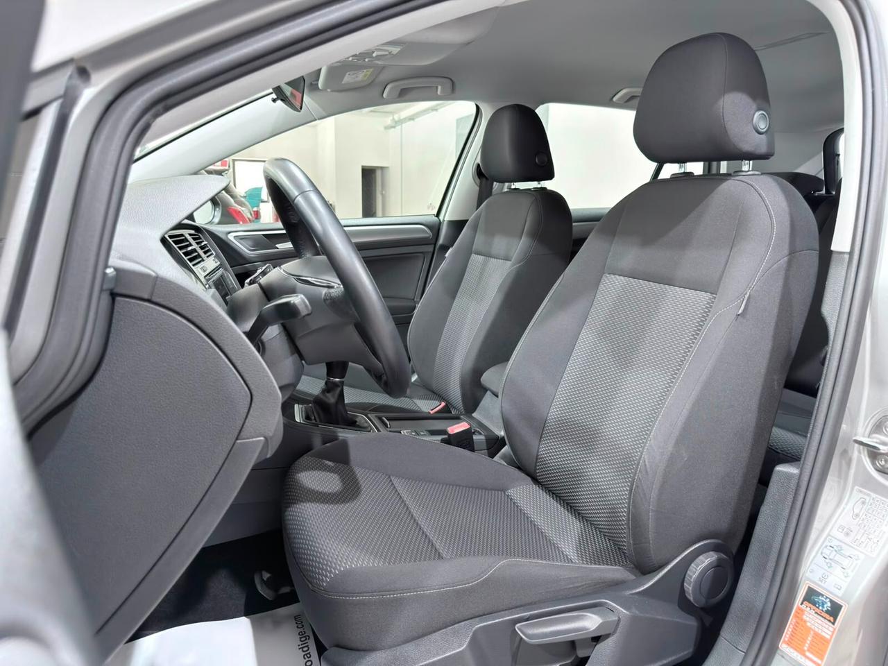 VOLKSWAGEN GOLF 1.6TDI 115CV 5P 2019