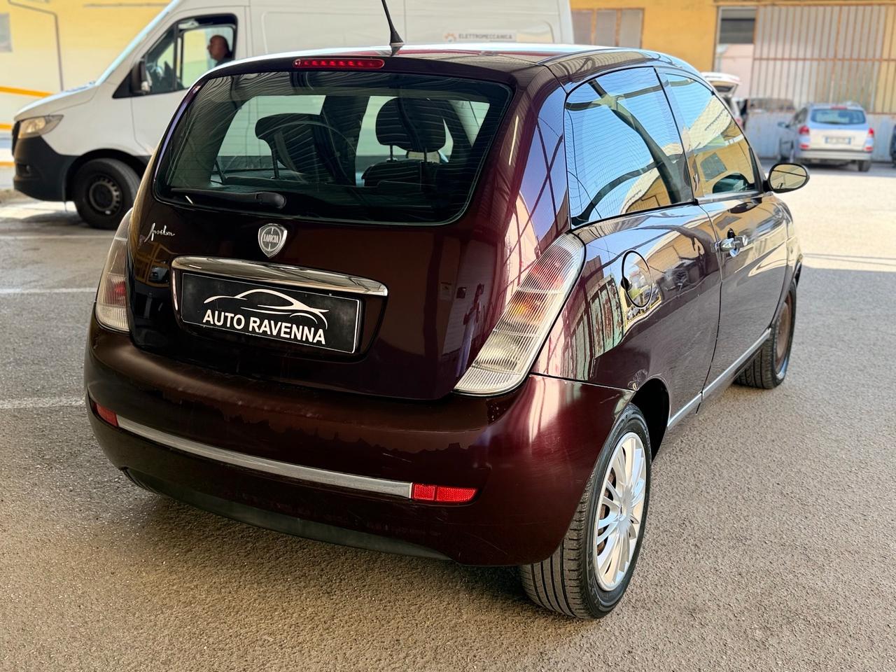Lancia Ypsilon 1.2 60CV Modamilano Neopatentati