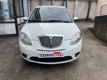 Lancia Ypsilon 1.4 16V Platino