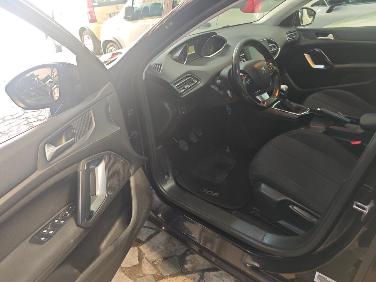 Peugeot 308 BlueHDi 130 S&S Business