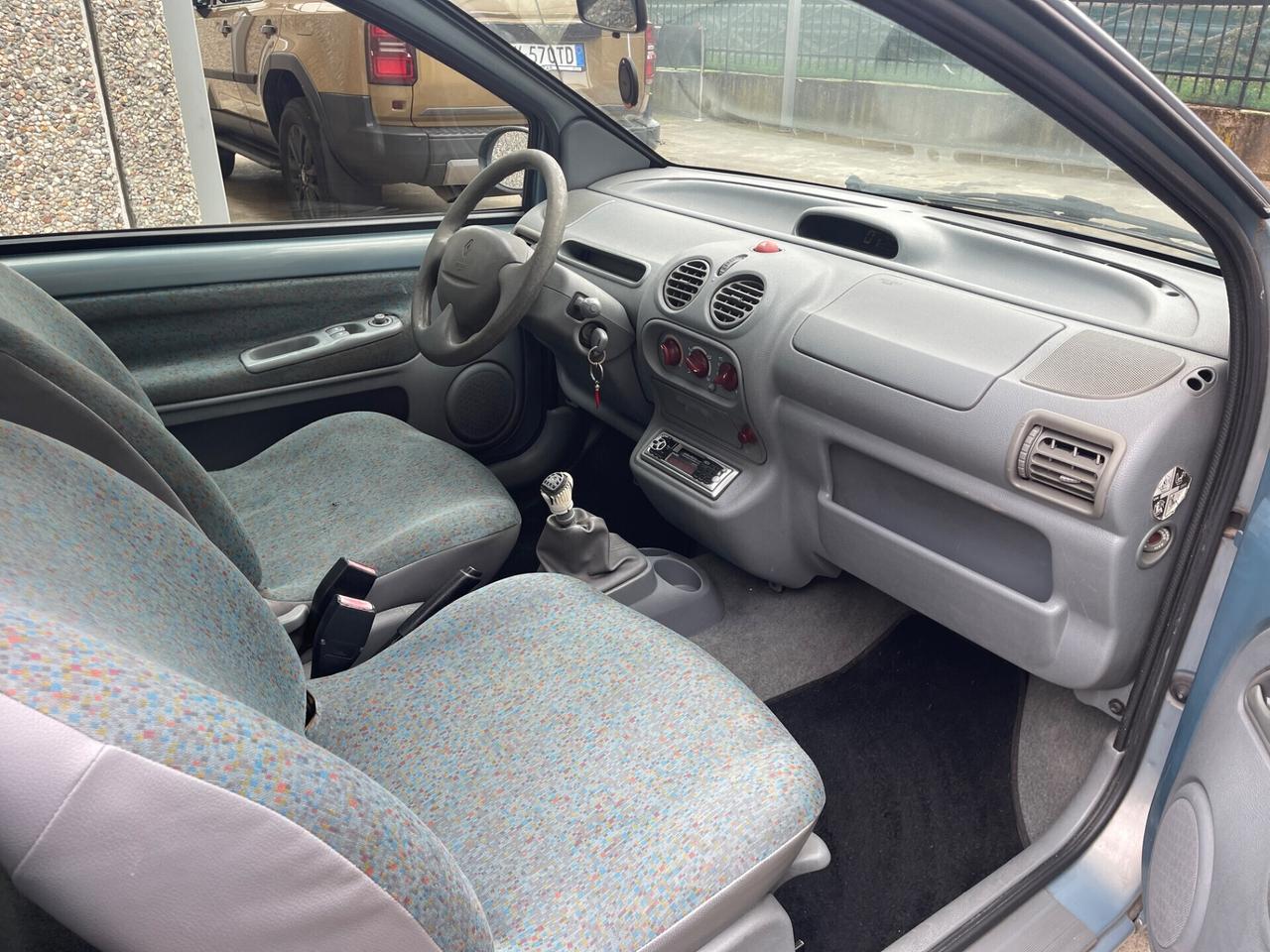 Renault Twingo 1.2i benzina neopatentati