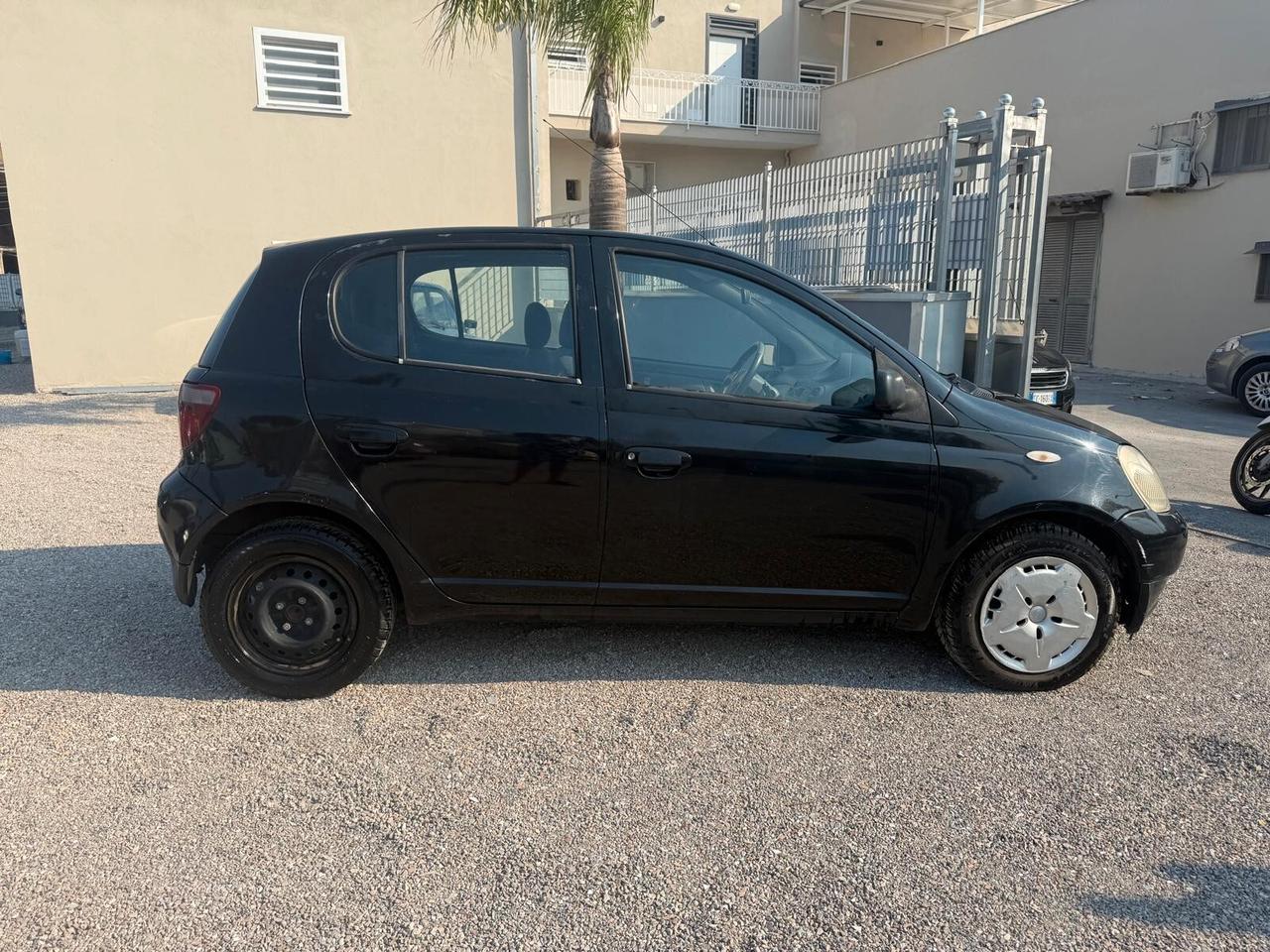 Toyota Yaris 1.3i 16V cat 5 porte Luna