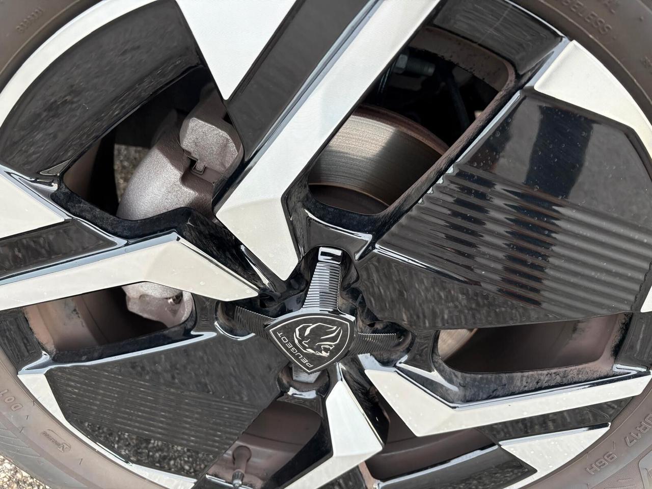 Peugeot 2008 ALLURE PureTech 100 6mt SPOTICAR