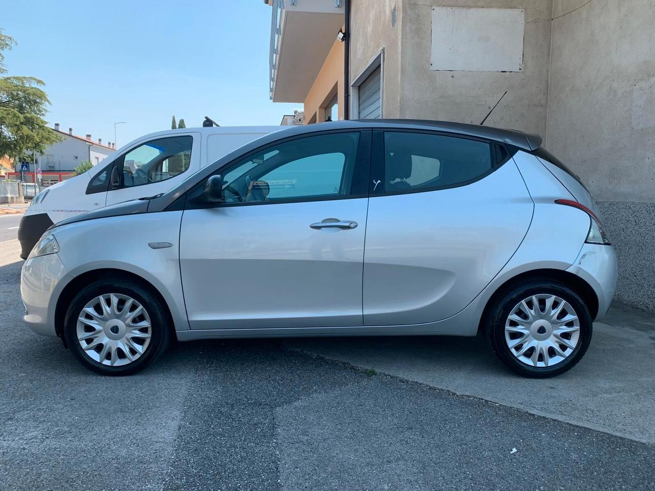 Lancia Ypsilon 1.3 MJT 95 CV 5 p. S&S Neopat.