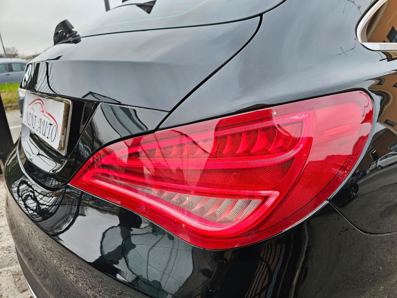 Mercedes-benz CLA 200d 136cv Shooting Brake Sport*Navi*Bi-Xeno*18*Pdc*