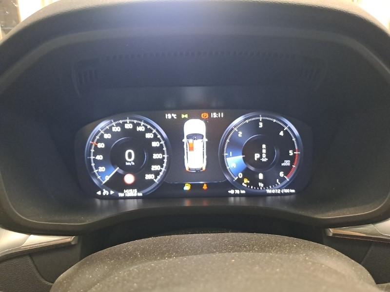 VOLVO XC60 B4 D AWD AUTOMATICO MOMENTUM PRO SUV