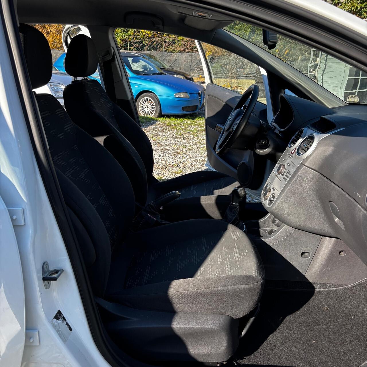 Opel Corsa 1.2 85CV 5 porte GPL-TECH Club