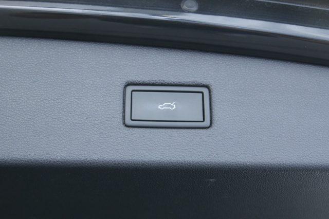 VOLKSWAGEN Tiguan 2.0 TDI 150 CV SCR DSG R-Line Fari Matrix/Black P.