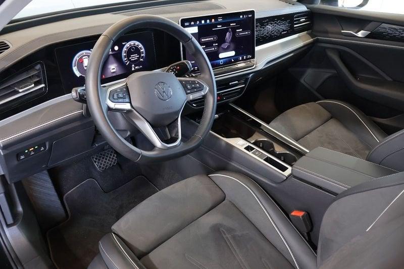 Volkswagen Passat "2.0 TDI 150 CV SCR EVO DSG Elegance Matrix Led 18" Camera Cockpit