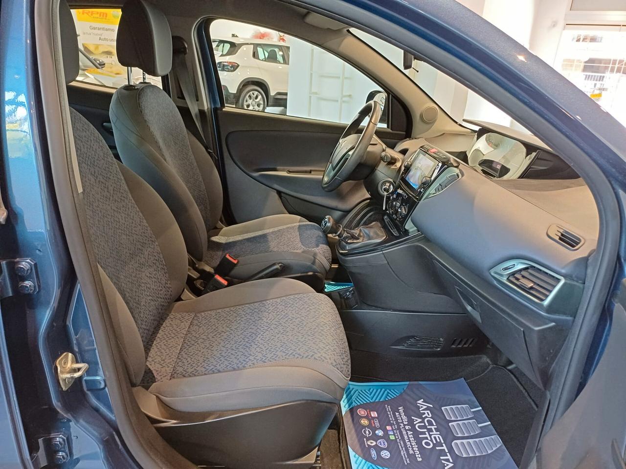 Lancia Ypsilon 1.0 FireFly 5 porte S&S Hybrid Gold