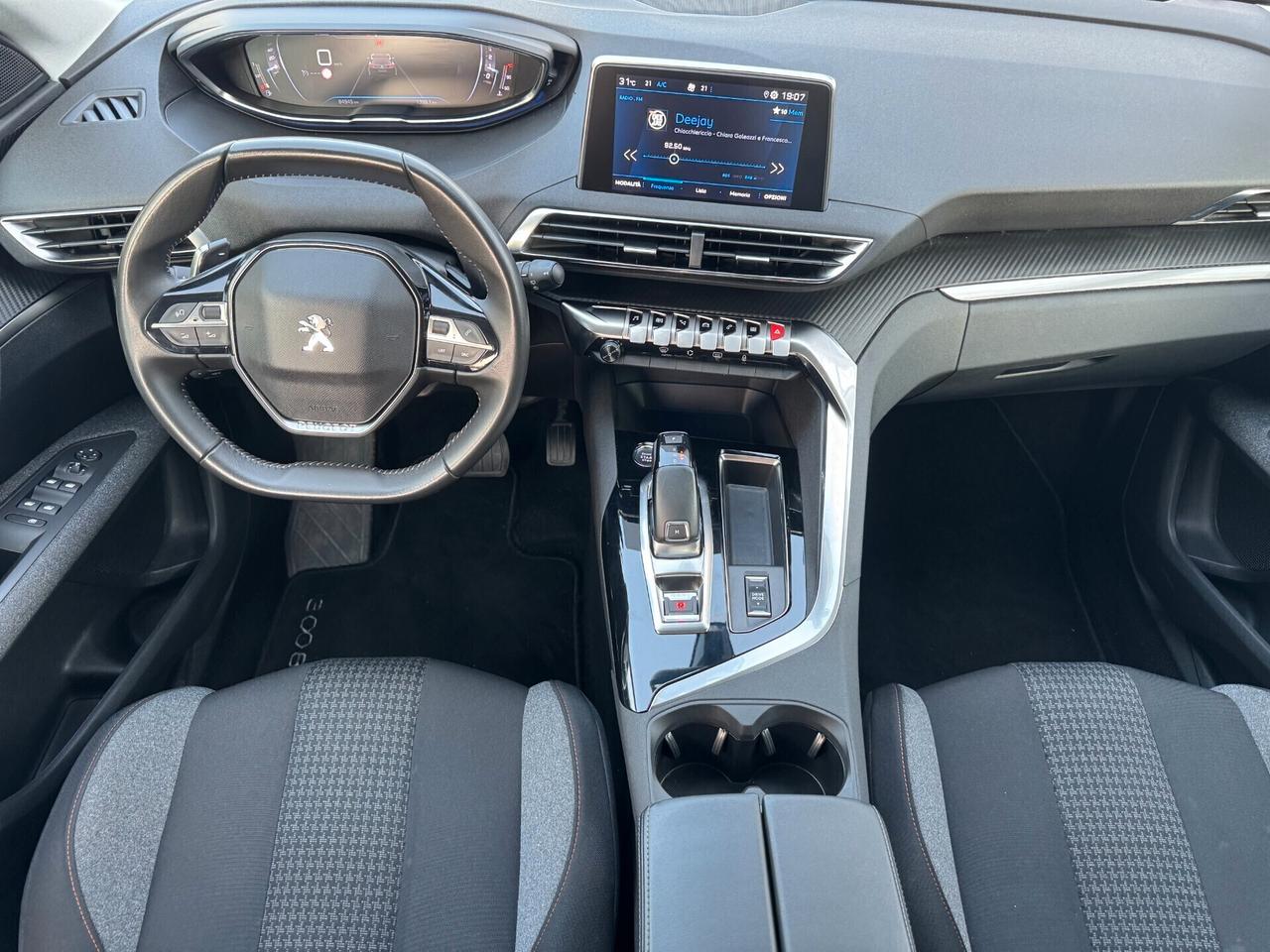 Peugeot 3008 BlueHDi 130 S&S EAT8 Active Pack 2022