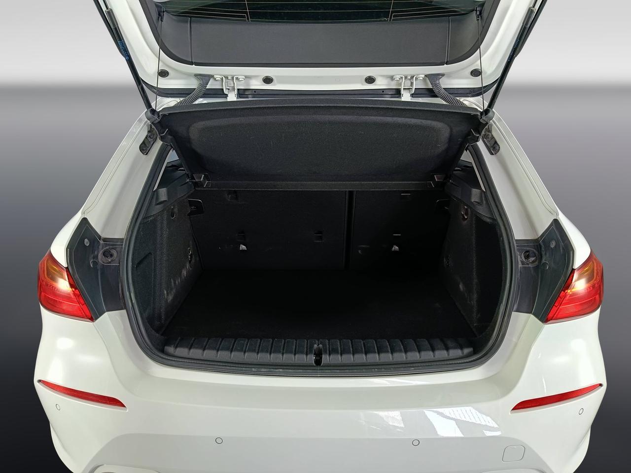 BMW Serie 1 5 PORTE - F40 - 118d 5 Porte