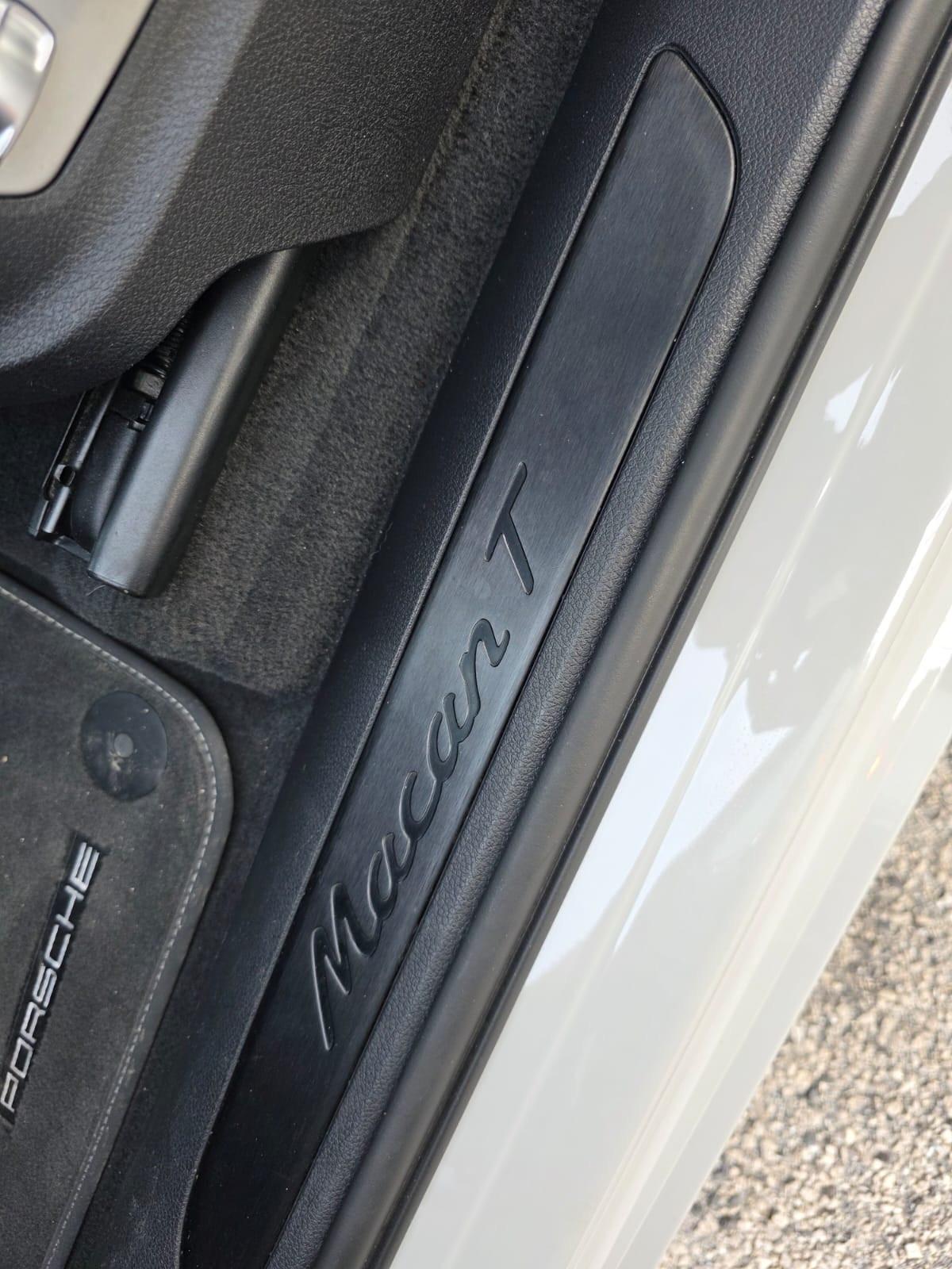 Porsche Macan 2.0 T PASM