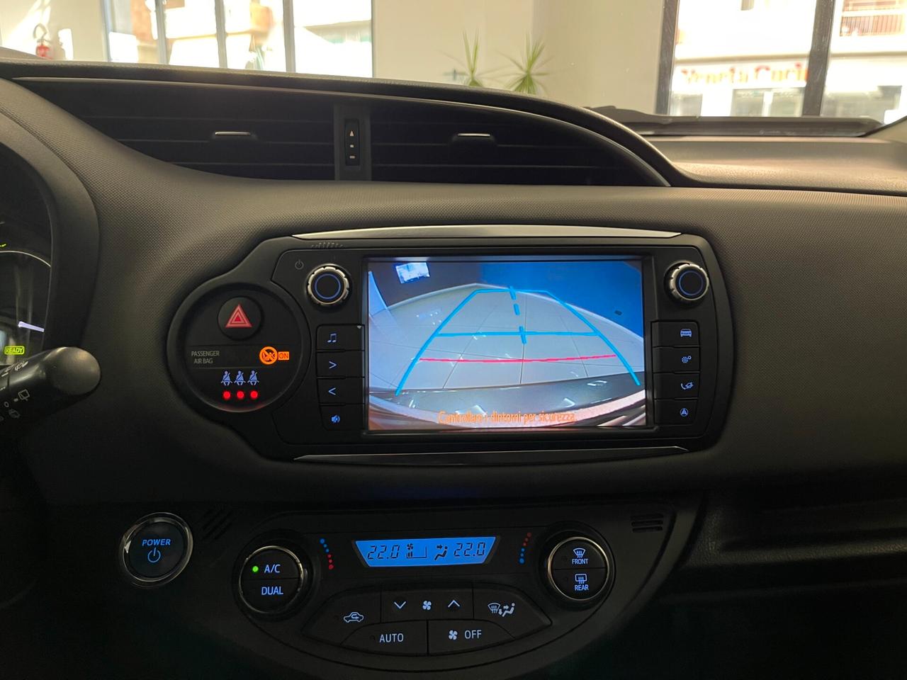 Toyota Yaris 1.5 Hybrid style automatica