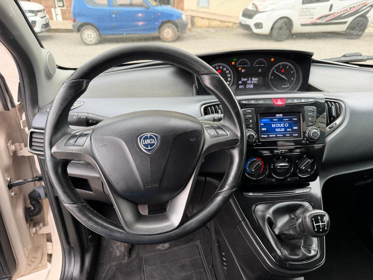 Lancia Ypsilon 1.3 MJT 16V 95 CV 5 porte