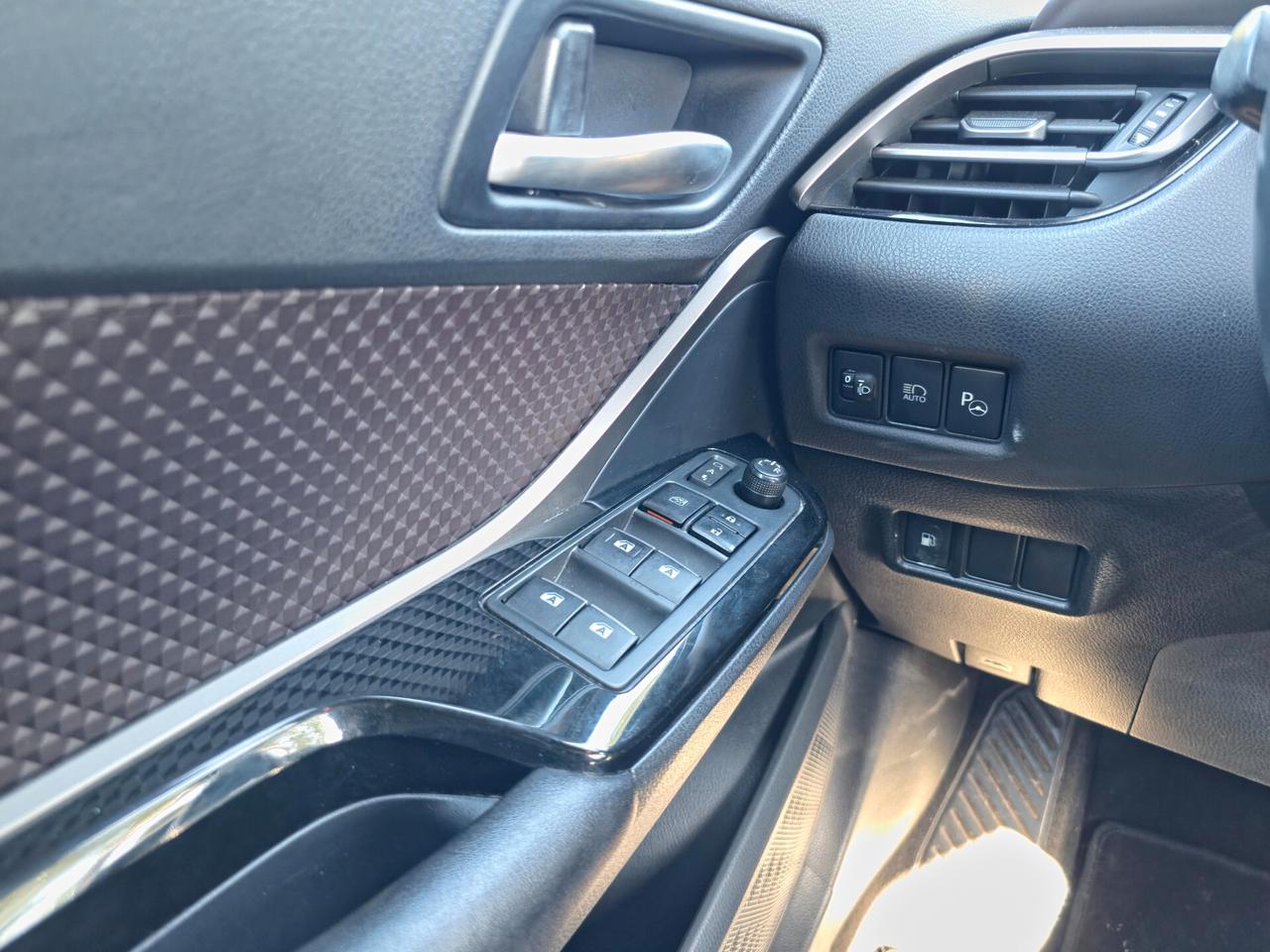 Toyota C-HR 1.8 Hybrid E-CVT Lounge 2017-E6 Automatico NEO
