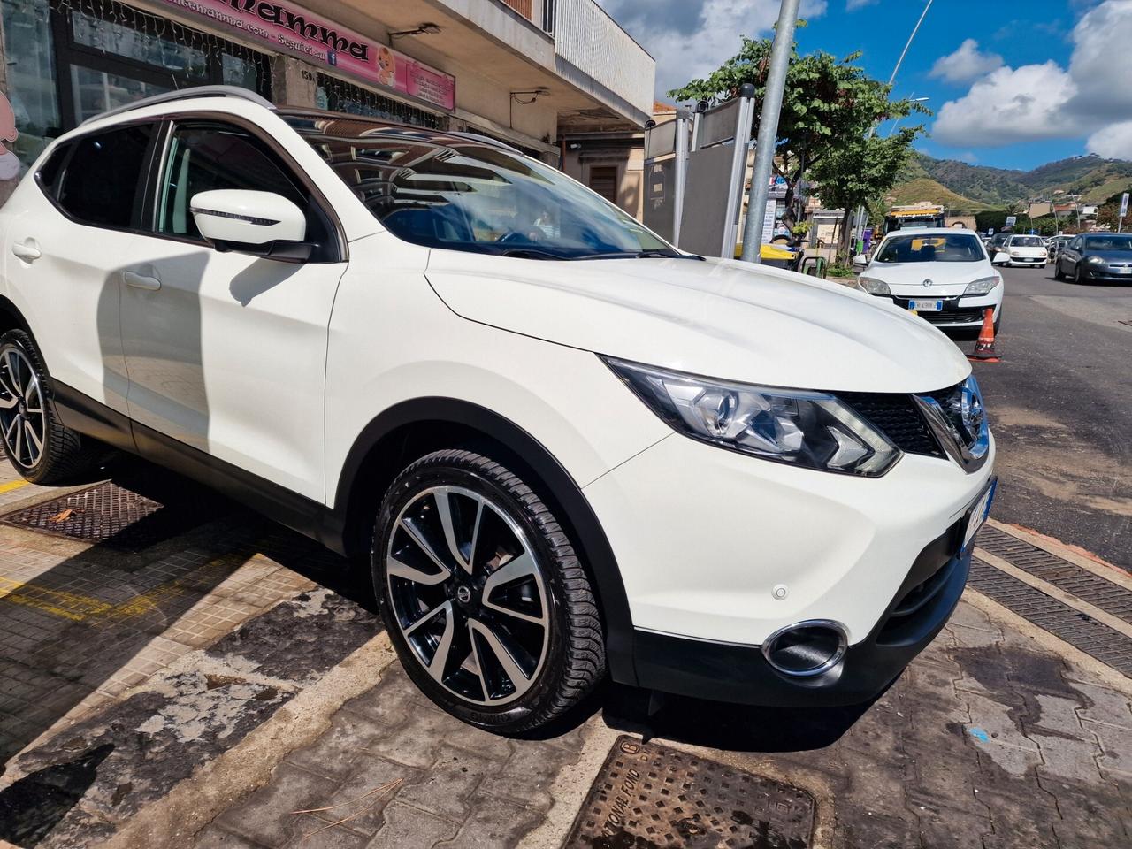 Nissan Qashqai 1.6 dCi 2WD Tekna AUTOMATICA Tetto Panoramico