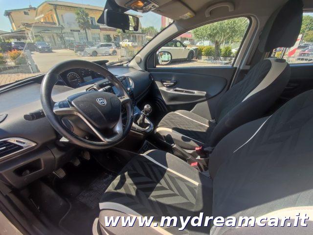 LANCIA Ypsilon 1.2 69 CV 5 porte Platinum