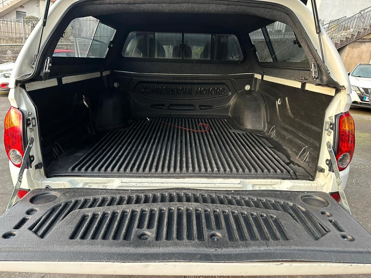 Mitsubishi L200 2.5 DI-D/178CV DC Intense Plus DPF