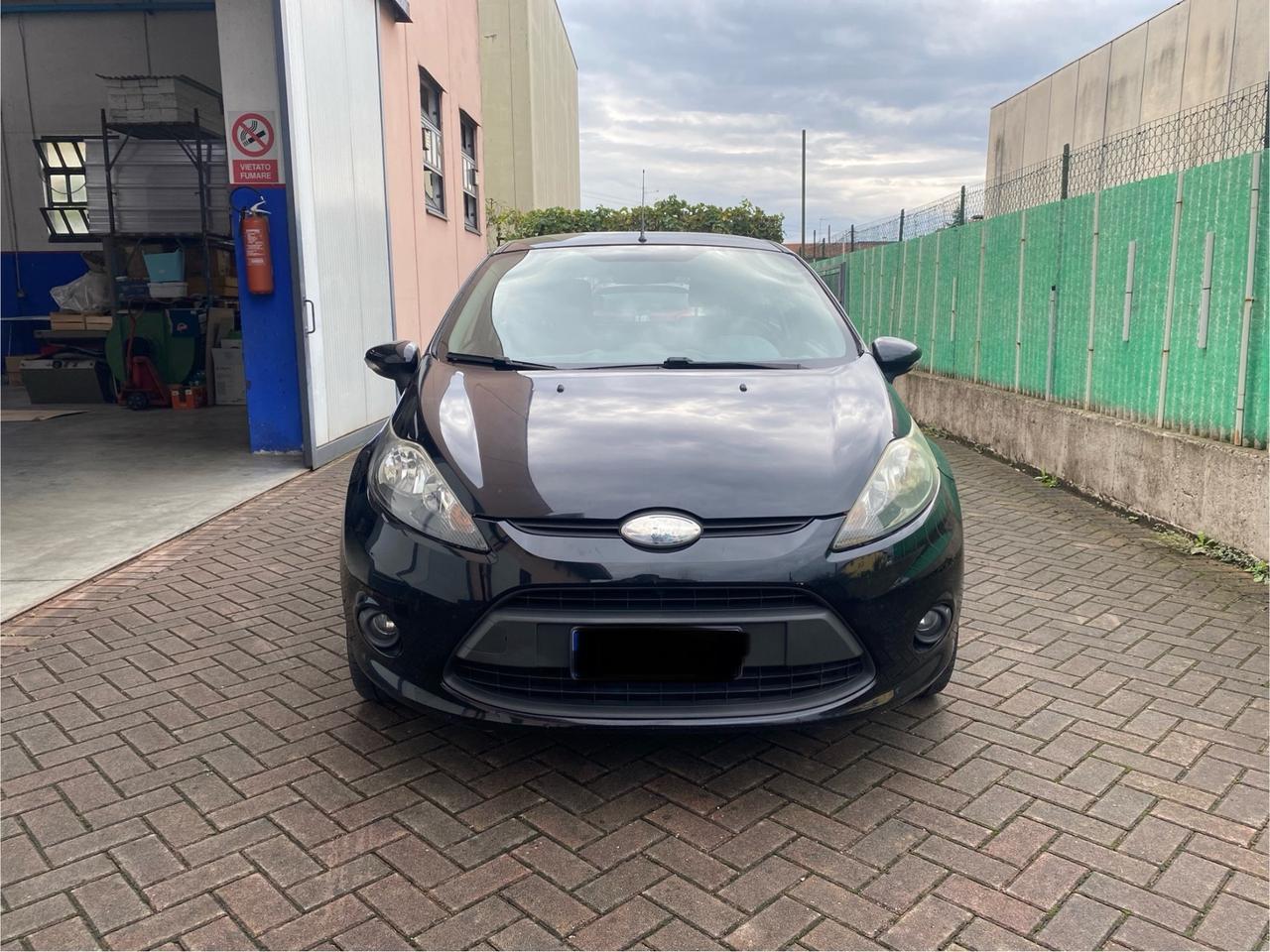 Ford Fiesta 1.4 5 porte Bz.- GPL Titanium