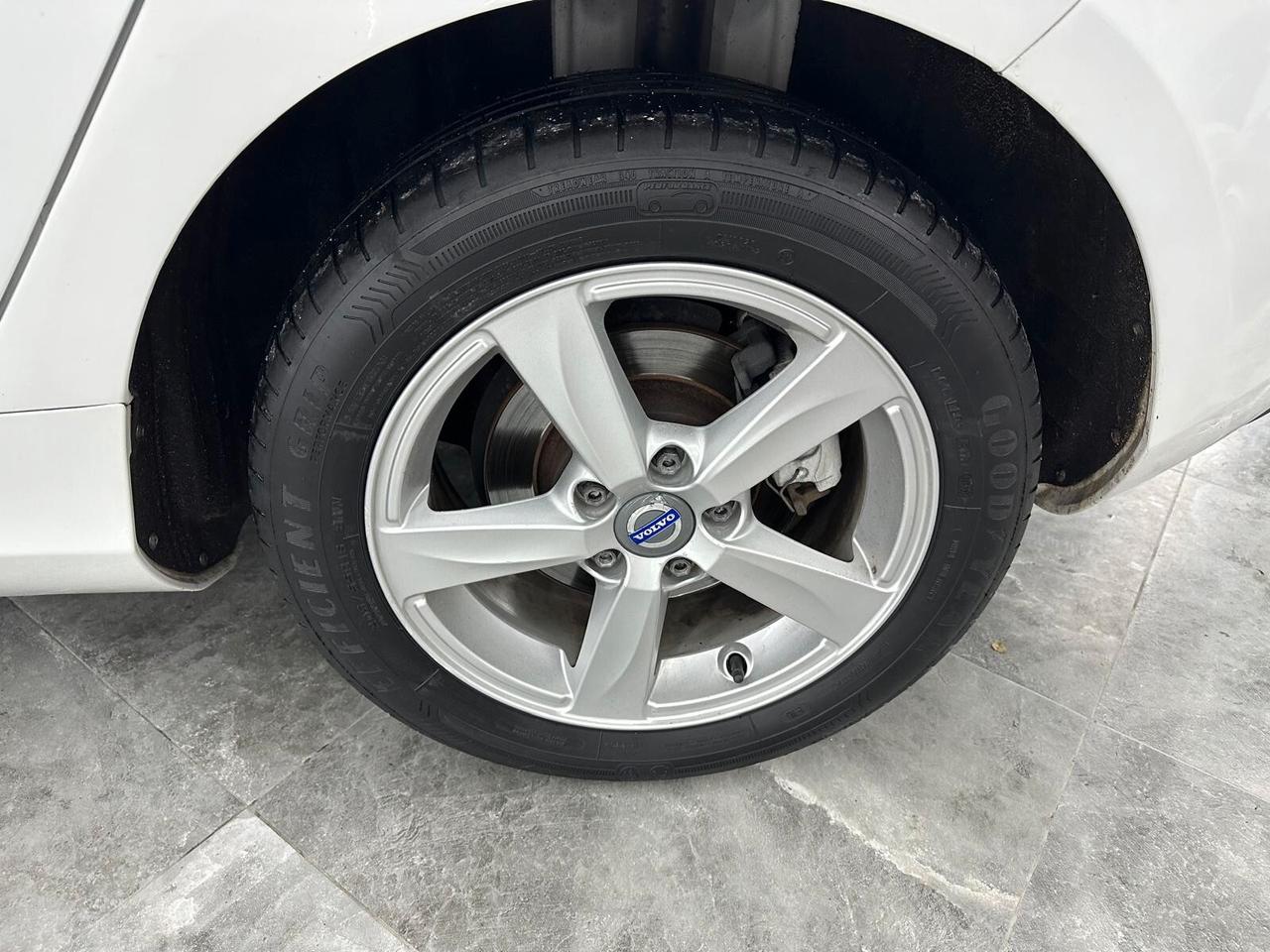 Volvo V40 V40 II 2012 1.6 d2 R-design Momentum