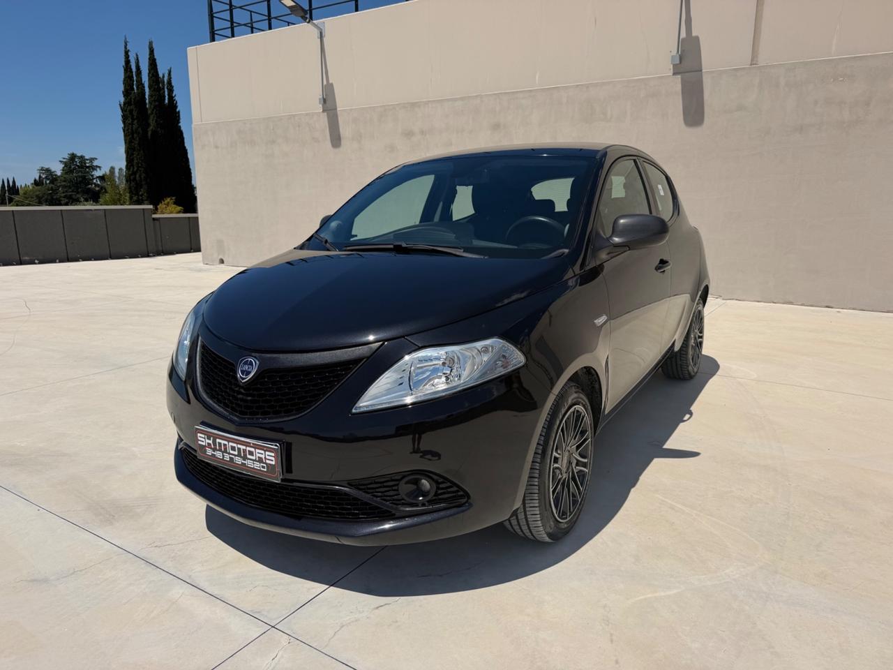 Lancia Ypsilon 1.2 69 CV 5 porte GPL Ecochic Silver