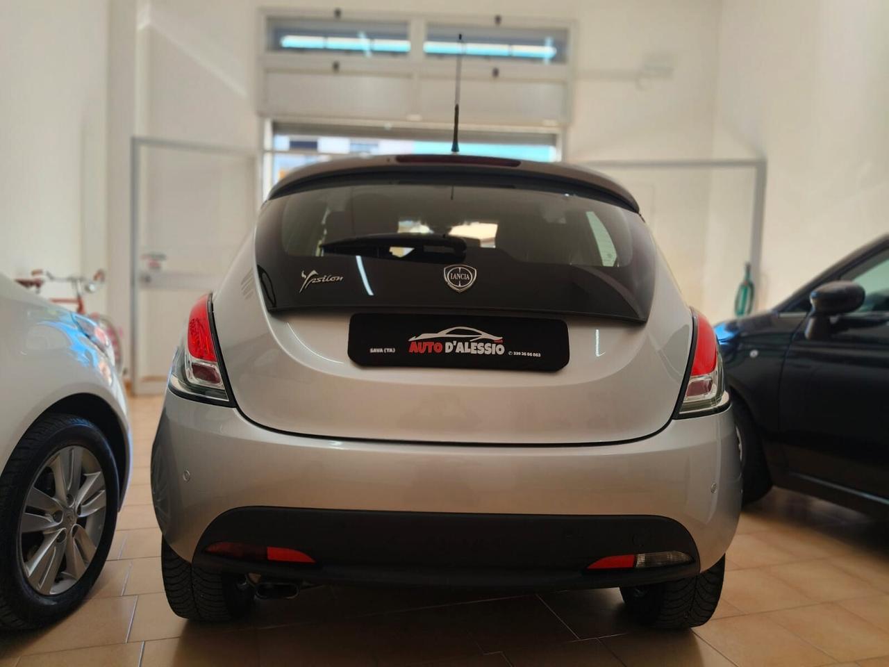 Lancia Ypsilon 1.2 69 CV 5 porte Silver