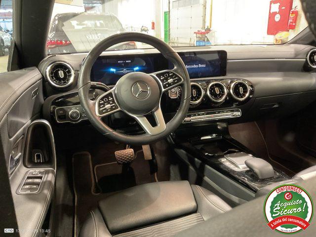 MERCEDES-BENZ CLA 180 d Aut. Shooting Brake *LED*TETTO*PELLE