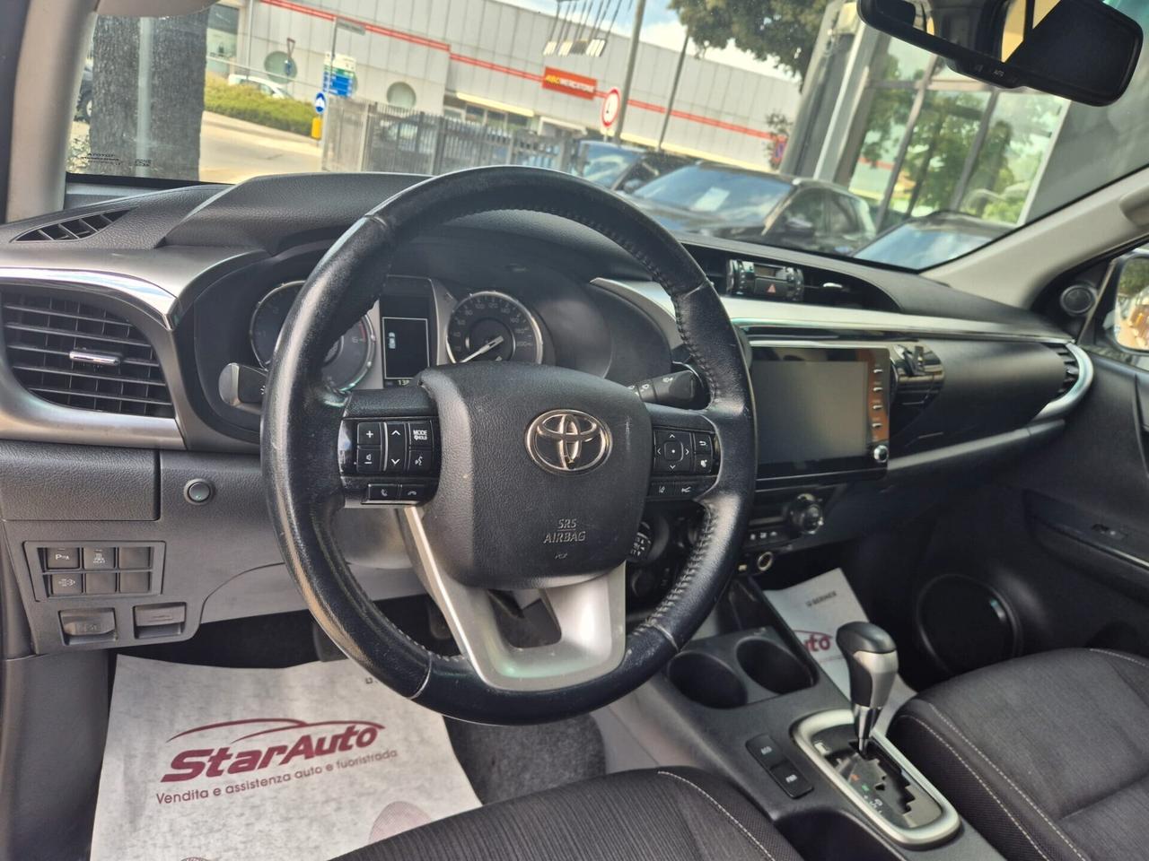 Toyota Hilux 2.4 D-4D A/T 4WD 4 porte Double Cab Lounge