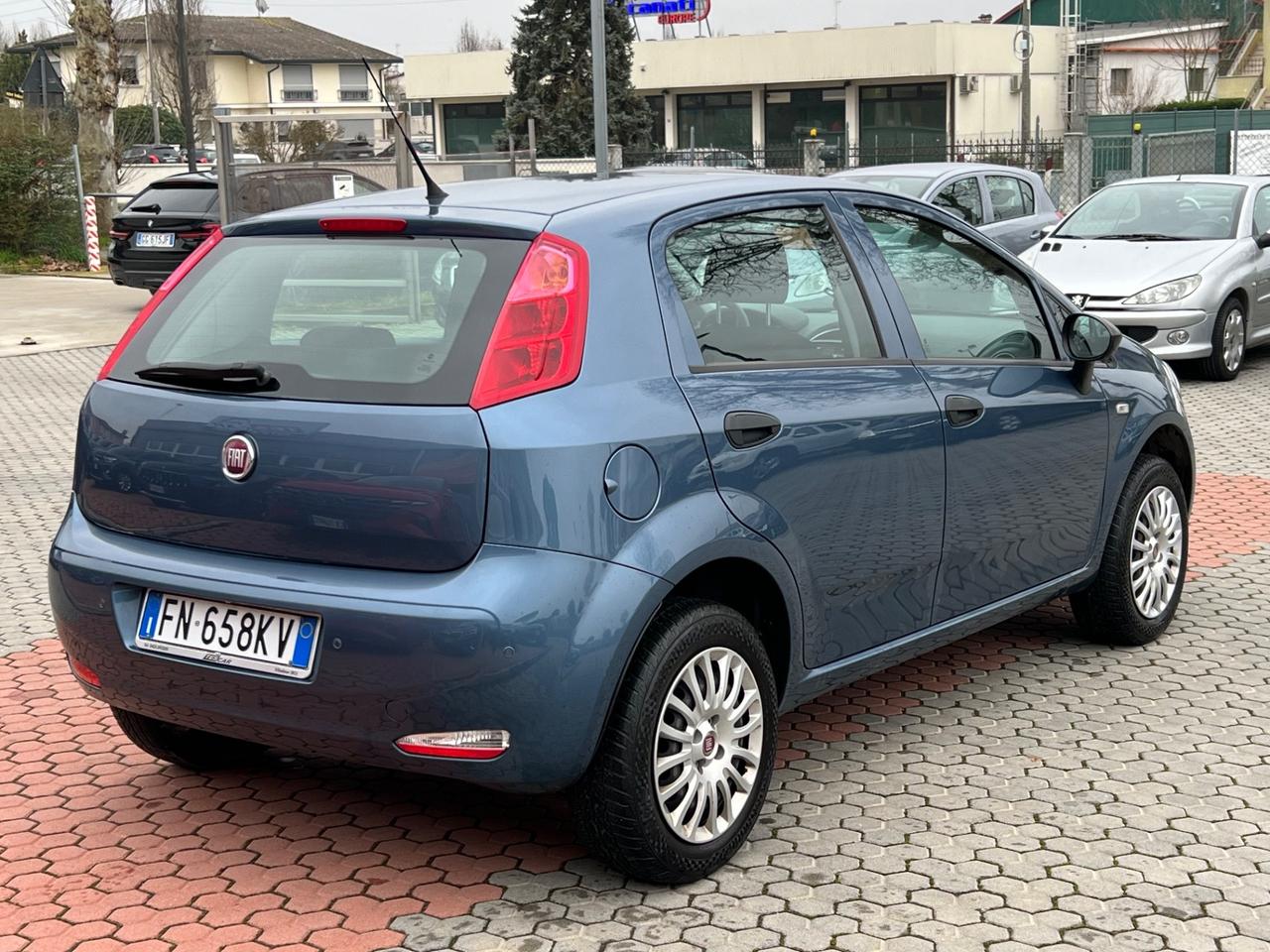 Fiat Punto 1.4 neopatentati metano 8V 5 porte Natural Power Street