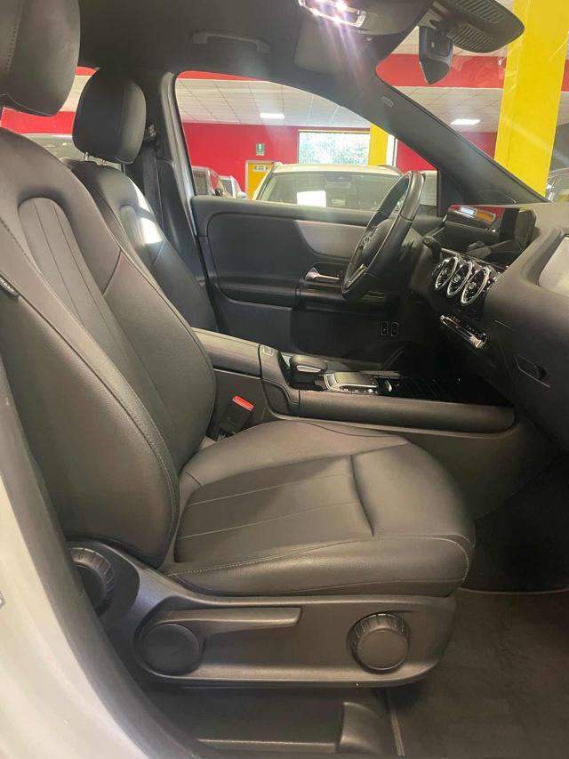 MERCEDES-BENZ GLA 250 e hybrid EQ Premium LED/NAVI/PELLE/TEL*