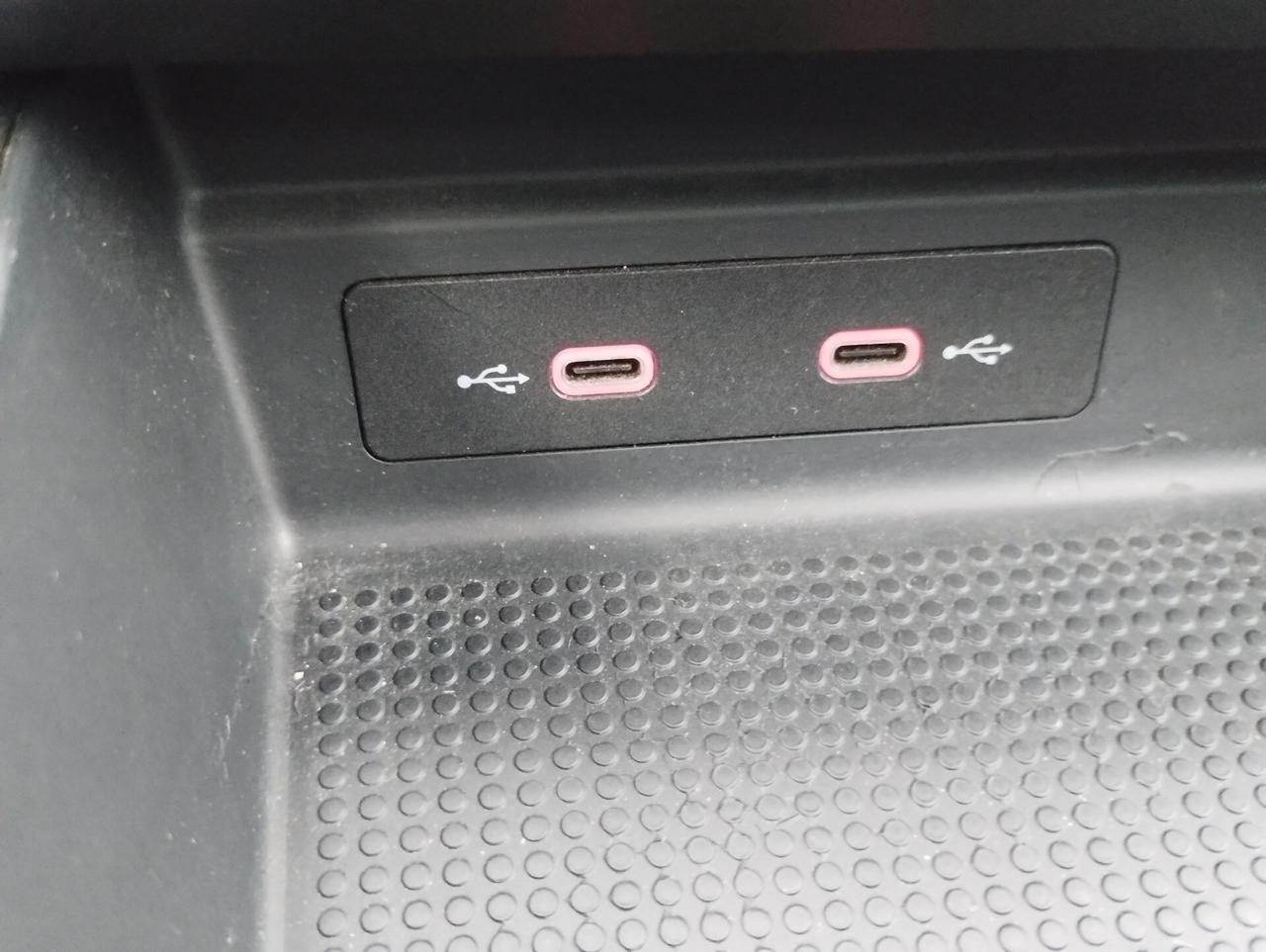 Seat Arona 1.0 TGI FR ( sportiva , full optional e dai consumi record)