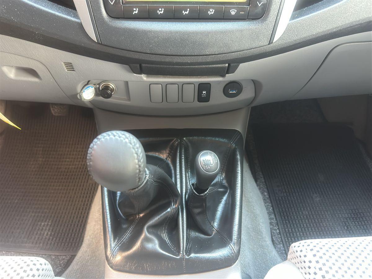 TOYOTA - Hilux 3.0 d-4d 171CV double cab SR 4x4 ridotte