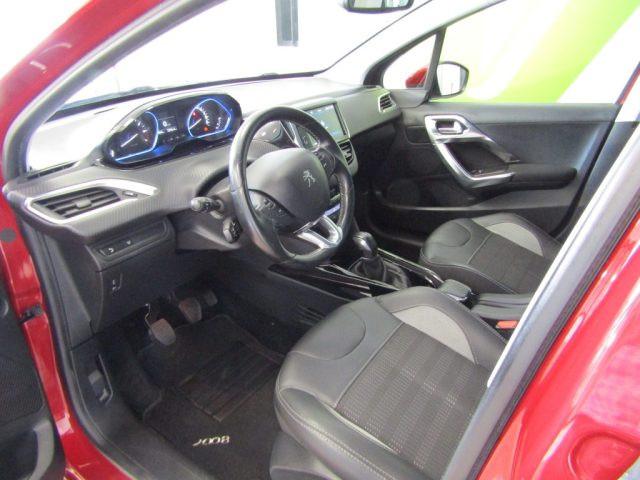 PEUGEOT 2008 1.2 110 CV PureTech Turbo Allure