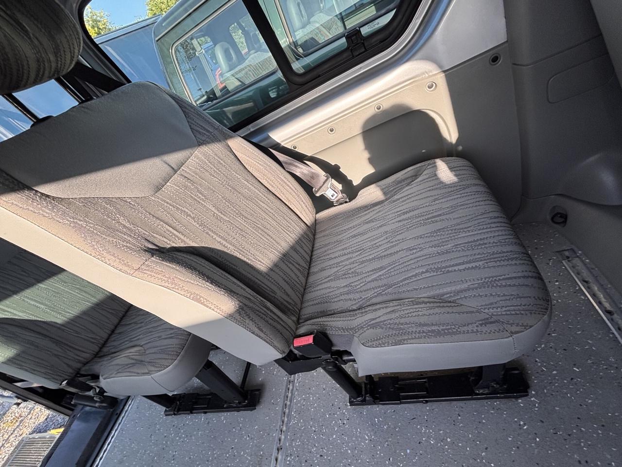 nissan primastar 7 posti trasporto 2 carrozzine per disabili