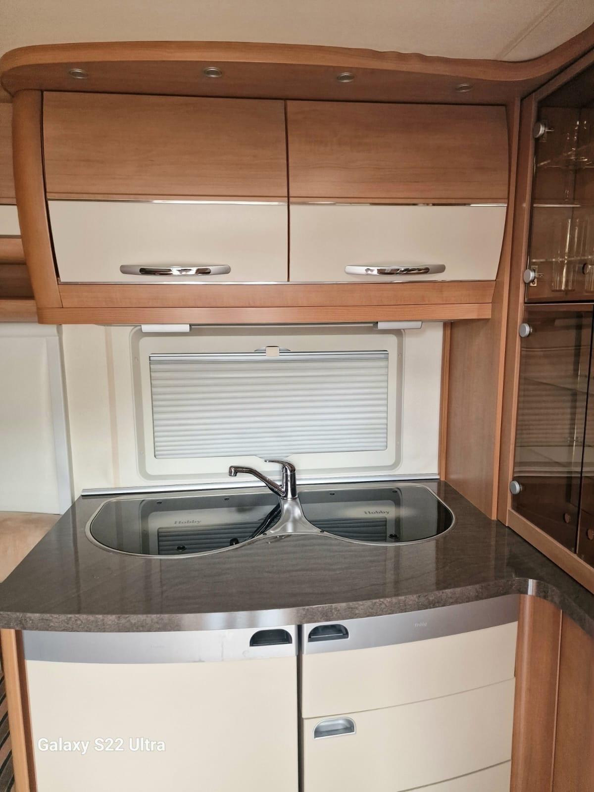 Hobby la Vita Caravan del 2010 in saldo 695