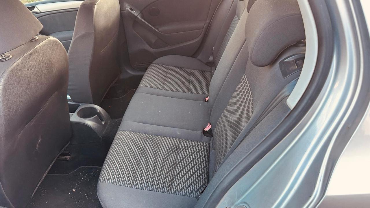 Volkswagen Golf 1.6 TDI DPF 3p. Highline 2011