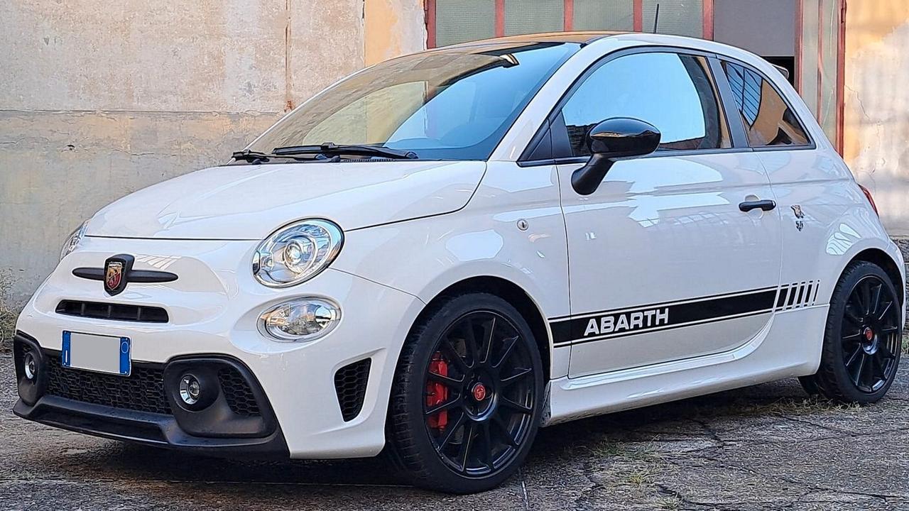 Abarth 595 Competizione 1.4 Turbo T-Jet 180 CV Esseesse