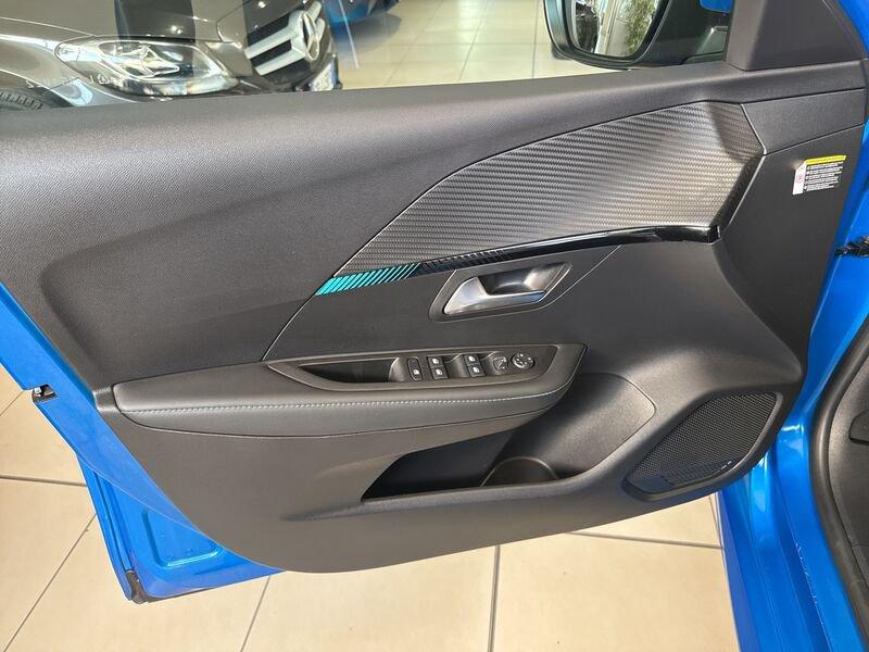 Peugeot 208 motore elettrico 136 CV 5 porte Allure