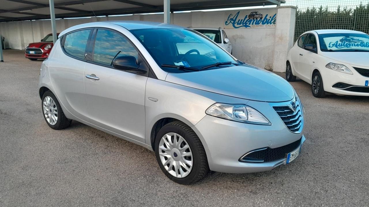 Lancia Ypsilon 1.2 69 CV Unyca