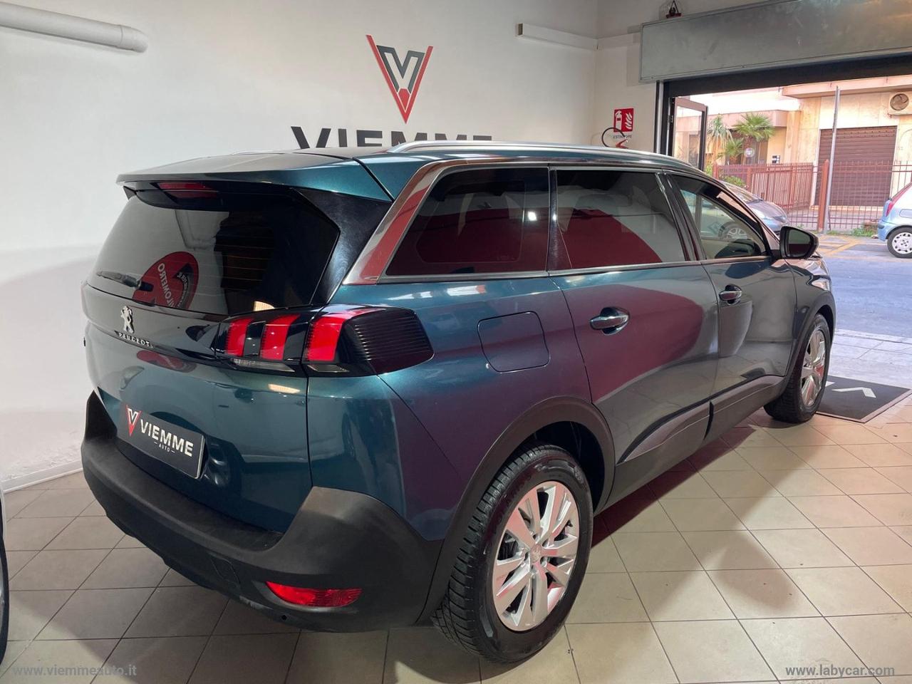 PEUGEOT 5008 BlueHDi 130 S&S Allure